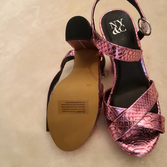 NWOT Metallic Snakeskin Barbiecore Platform Block Heel in Pink, size 7.5 - Picture 3 of 9